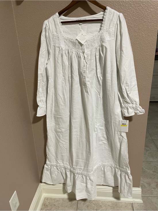 Eileen West Other - Eileen West White long sleeve nightgown NEW